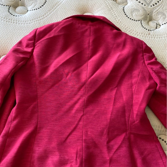 Business suit - Picture 2 of 6